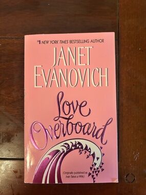 Janet Evanovich "Love Overboard" Pink Paperback